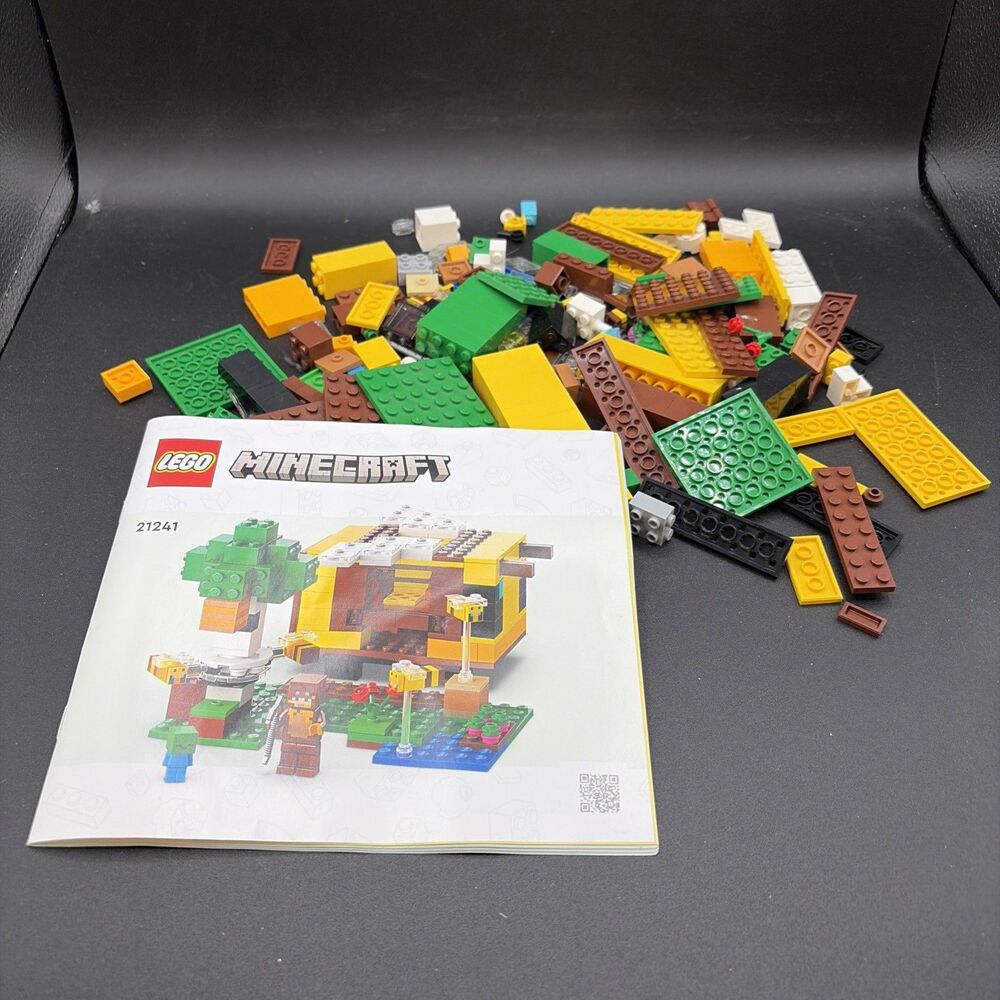 Lego Minecraft The Bee Cottage (#21241) 100% Complete With Instructions